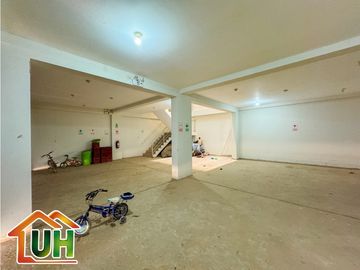 00620 - VENTA HOSPEDAJE YARINACOCHA - OPORTUNIDAD DE INVERSION
