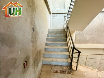 00620 - VENTA HOSPEDAJE YARINACOCHA - OPORTUNIDAD DE INVERSION