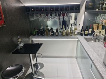 Casa en Venta en Vista Real, Club Hípico, Diseño de Autor, Alberca..