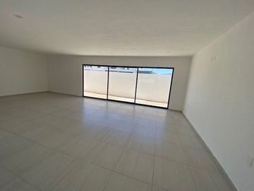 Casa en Venta en Juriquilla, Grand Preserve, 3 Recamaras, Roof Garden, 3.5 Baños