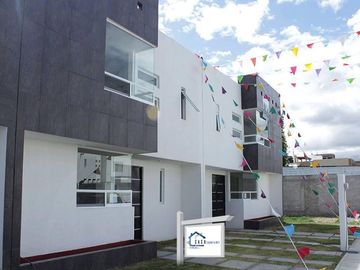En Hacienda Las Trojes, 3 recámaras, Estudio, Jardín, Privada, EQUIPADA.-