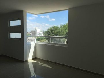 En Hacienda Las Trojes, 3 recámaras, Estudio, Jardín, Privada, EQUIPADA.-