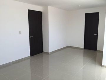 En Hacienda Las Trojes, 3 recámaras, Estudio, Jardín, Privada, EQUIPADA.-