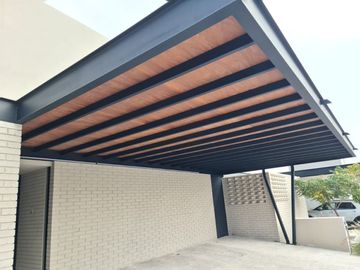Casa en Venta en Lomas del Campanario, Autor, Doble Altura, 4ta Recamara en PB