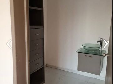 Hermosa Residencia en Punta de Juriquilla, Terreno 350 m2, Jardín, Cto Servicio