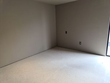 Venta de Casa en Lomas del Campanario, Autor, Doble Altura, 4ta Recamara en PB