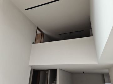 Venta de Casa en Lomas del Campanario, Autor, Doble Altura, 4ta Recamara en PB