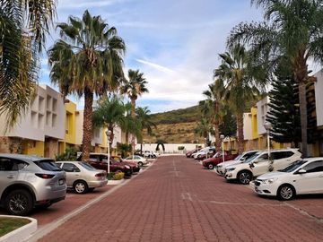 Se Vende Preciosa Casa en Los Olvera, Residencial Luz María, Super Ubicada