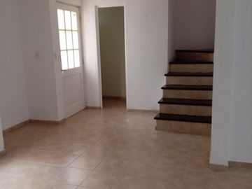 Se Vende Preciosa Casa en Los Olvera, Residencial Luz María, Super Ubicada