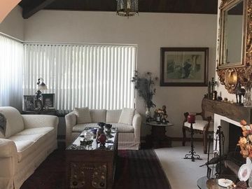 Casas en Venta en Loma Dorada: 3 Recamaras, Jardín, 3.5 Baños, Cto Servicio..