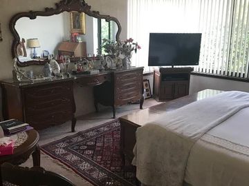 Casas en Venta en Loma Dorada: 3 Recamaras, Jardín, 3.5 Baños, Cto Servicio..