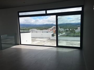 Preciosa Residencia en ZIBATÁ - 4 Recámaras, ROOF, Terrazas, Cto Serv, LUXURY