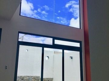 Preciosa Residencia en ZIBATÁ - 4 Recámaras, ROOF, Terrazas, Cto Serv, LUXURY