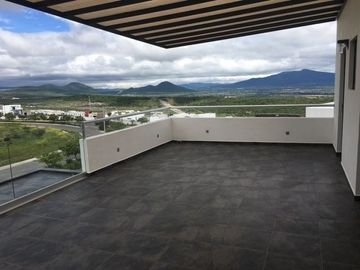 Preciosa Residencia en ZIBATÁ - 4 Recámaras, ROOF, Terrazas, Cto Serv, LUXURY