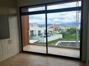 Preciosa Residencia en ZIBATÁ - 4 Recámaras, ROOF, Terrazas, Cto Serv, LUXURY