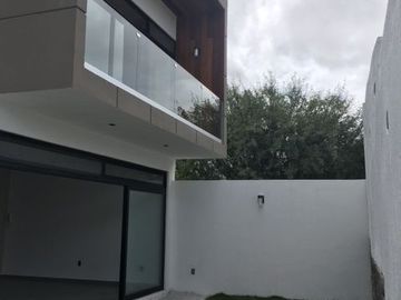 Preciosa Residencia en ZIBATÁ - 4 Recámaras, ROOF, Terrazas, Cto Serv, LUXURY