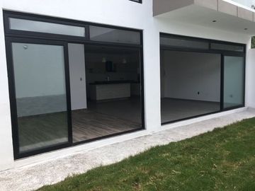 Preciosa Residencia en ZIBATÁ - 4 Recámaras, ROOF, Terrazas, Cto Serv, LUXURY