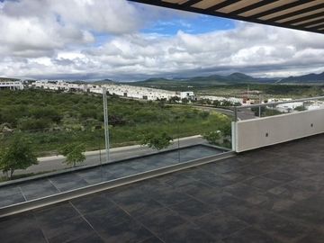 Preciosa Residencia en ZIBATÁ - 4 Recámaras, ROOF, Terrazas, Cto Serv, LUXURY