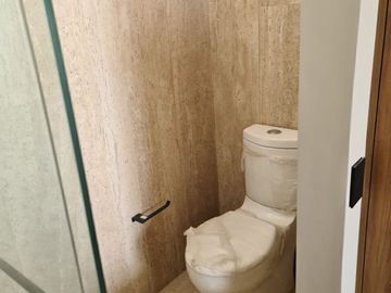 Venta de Casa en Lomas del Campanario, Diseño de Autor, 3 Recamaras, Master Suit