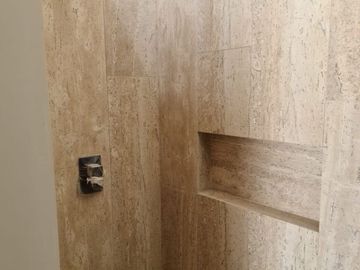 Venta de Casa en Lomas del Campanario, Diseño de Autor, 3 Recamaras, Master Suit