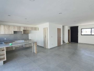 Casa en Venta en Juriquilla Preserve, 3 Recamaras, Roof Garden, Jardín, LUJO!