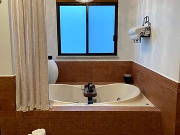 Residencia en San Francisco Juriquilla, Bóvedas Catalanas, Doble Altura, Jardín.