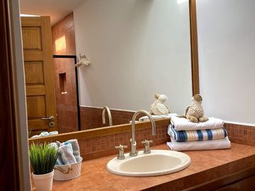 Residencia en San Francisco Juriquilla, Bóvedas Catalanas, Doble Altura, Jardín.