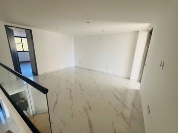 Se Vende Pent House en Loma Dorada, Hermosa Vista, Dos Niveles, PREMIUM!