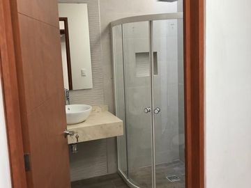 Hermosa Residencia en Bio Grand Juriquilla, 3 Recamaras, 3 Niveles, Roof Garden