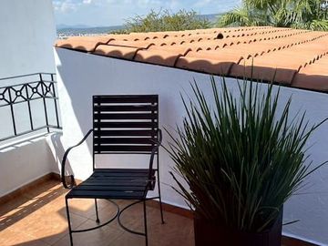 Residencia en San Francisco Juriquilla, Bóveda Catalana, Doble Altura, Jardín.