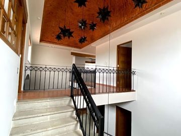 Residencia en San Francisco Juriquilla, Bóveda Catalana, Doble Altura, Jardín.