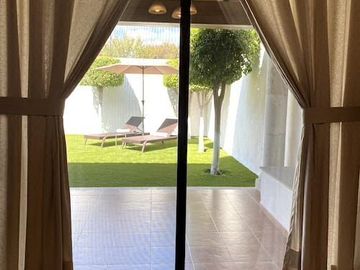 Residencia en San Francisco Juriquilla, Bóveda Catalana, Doble Altura, Jardín.