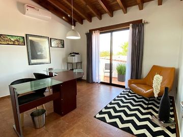 Residencia en San Francisco Juriquilla, Bóveda Catalana, Doble Altura, Jardín.