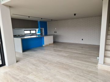 Casa en Venta en Lomas del Campanario, Diseño de Autor, 3 Recamaras, Master Suit