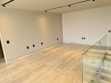 Casa en Venta en Lomas del Campanario, Diseño de Autor, 3 Recamaras, Master Suit