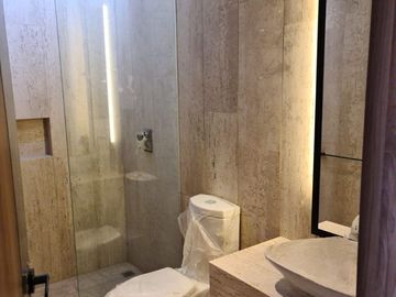 Casa en Venta en Lomas del Campanario, Diseño de Autor, 3 Recamaras, Master Suit