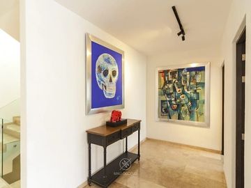Residencia en Loma Dorada con INCREIBLE VISTA Panorámica a los Arcos de Qro..