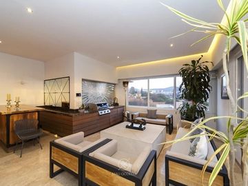 Residencia en Loma Dorada con INCREIBLE VISTA Panorámica a los Arcos de Qro..