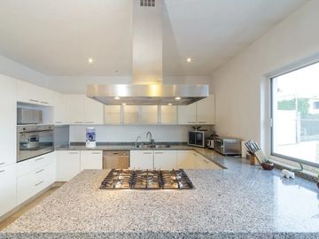 Residencia en Loma Dorada con INCREIBLE VISTA Panorámica a los Arcos de Qro..