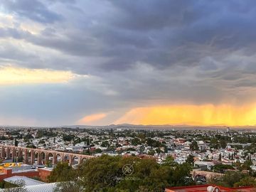 Residencia en Loma Dorada con INCREIBLE VISTA Panorámica a los Arcos de Qro..