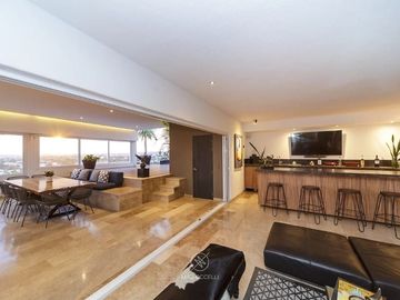 Residencia en Loma Dorada con INCREIBLE VISTA Panorámica a los Arcos de Qro..