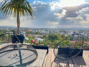 Residencia en Loma Dorada con INCREIBLE VISTA Panorámica a los Arcos de Qro..