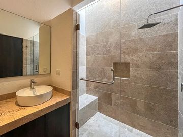 Residencia en Loma Dorada con INCREIBLE VISTA Panorámica a los Arcos de Qro..