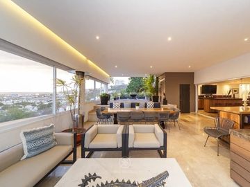 Residencia en Loma Dorada con INCREIBLE VISTA Panorámica a los Arcos de Qro..