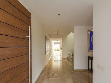 Residencia en Loma Dorada con INCREIBLE VISTA Panorámica a los Arcos de Qro..