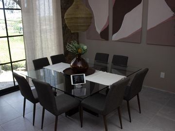 Hermosa Casa en Privada, Villas del Mesón Juriquilla, 3 Recamaras, 3.5 Baños..