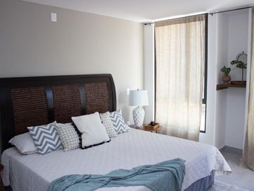 Hermosa Casa en Privada, Villas del Mesón Juriquilla, 3 Recamaras, 3.5 Baños..