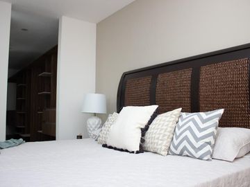 Hermosa Casa en Privada, Villas del Mesón Juriquilla, 3 Recamaras, 3.5 Baños..
