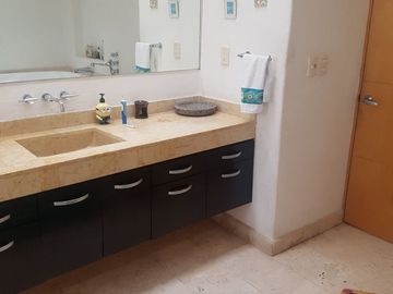 Preciosa Residencia en San Francisco Juriquilla, Vista a la Presa, 4 Recámaras..