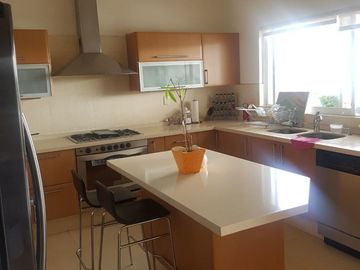 Preciosa Residencia en San Francisco Juriquilla, Vista a la Presa, 4 Recámaras..